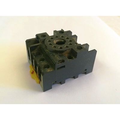 RELAY BASE SURFACE 11 PIN